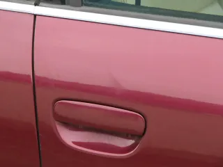 Audi A6 4B C5 Tür nur Türblatt vorne rechts Beifahrertür rot LZ3L - Dellen! - Bild 3
