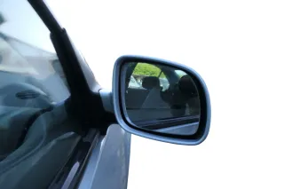 VW Golf 4 Bora elektrischer Spiegel vorne rechts Außenspiegel blau LB5S Glas - Bild 4