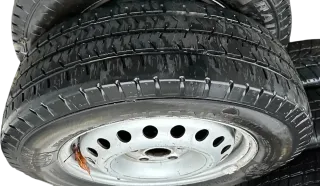 1x VW T4 Felgen Reifen 195/70 R15C 104/102R Sommerreifen 6jx15H2 ET55 6mm - Bild 1