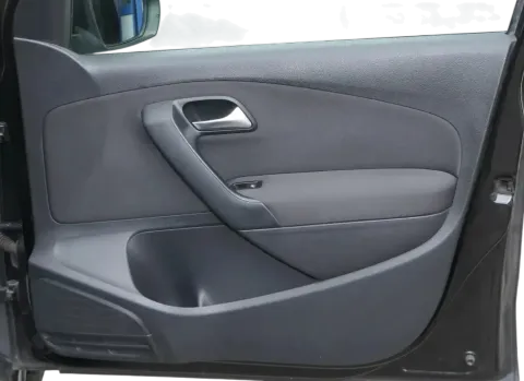 1x VW Polo 6R Türverkleidung Verkleidung Tür 4/5-Türer vorne rechts schwarz Grif