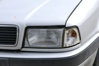 Audi 80 8C Stoßstange vorne Frontstoßstange Stoßfänger grau LY7T - Gitter - Bild 14