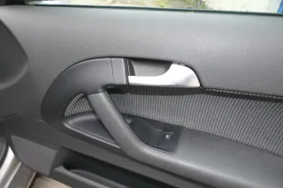 Audi A3 8P Türverkleidung Verkleidung Tür vorne rechts schwarz 2/3-Türer Griff - Bild 4