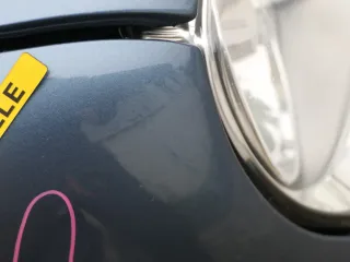 VW Golf 4 Kotflügel vorne rechts blau LD5X - Delle - Bild 7