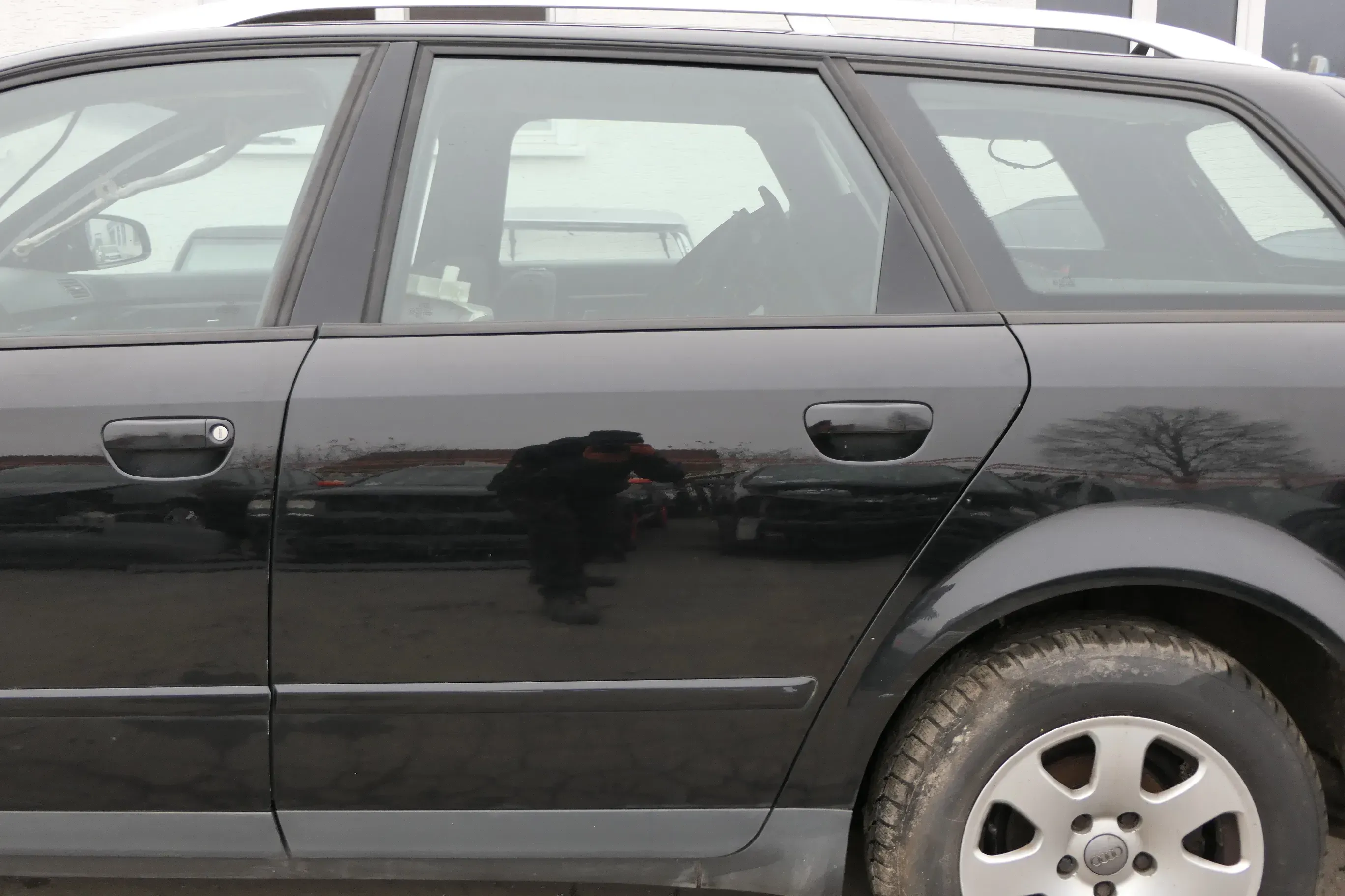 Audi A4 B6 8E Türblatt Tür hinten links schwarz LY9B bril Kombi Avant mit Rahmen - Bild 1