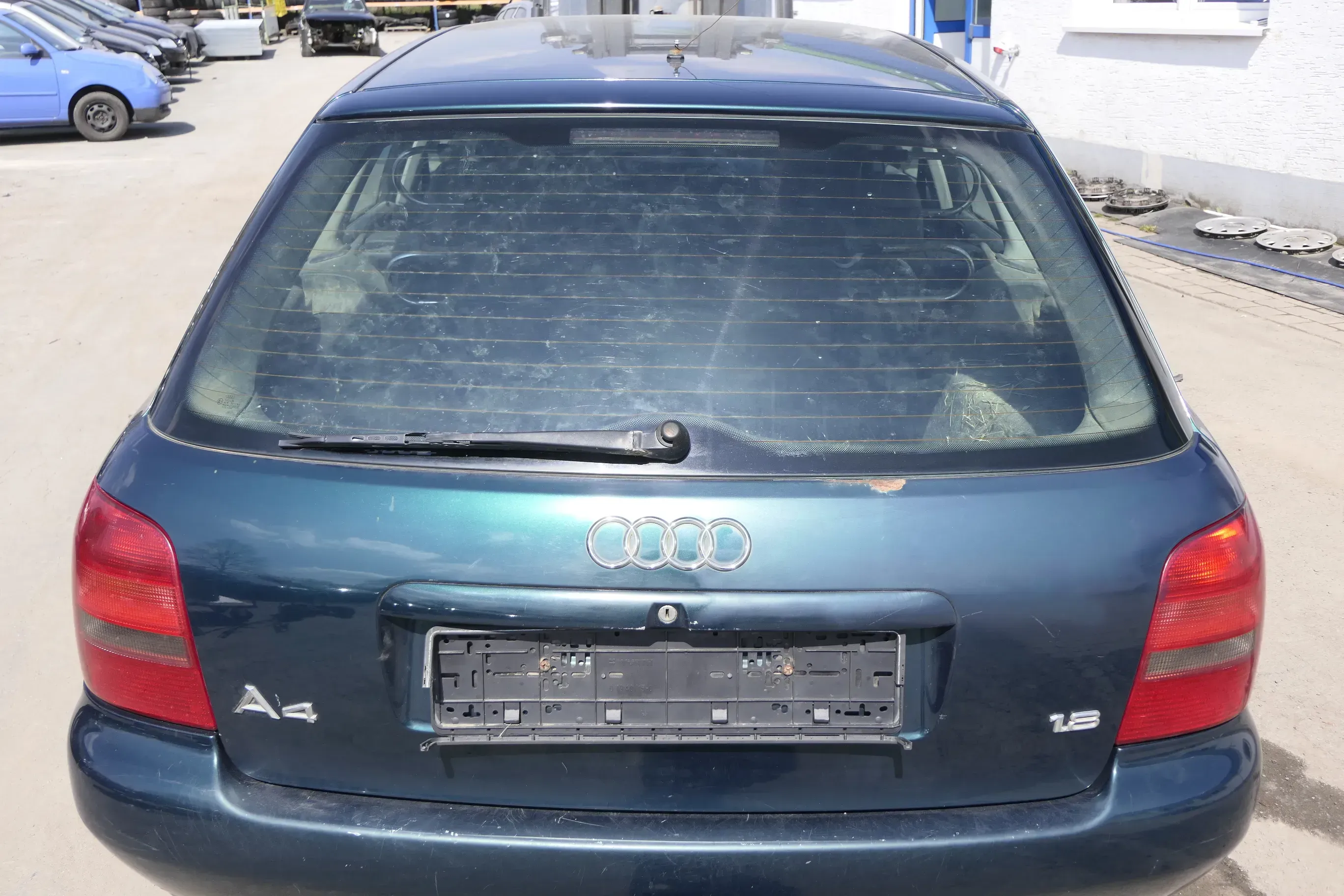 Audi A4 B5 Heckklappe hinten Klappe Kofferraumklappe Kombi grün LZ6U Scheibe - Bild 1