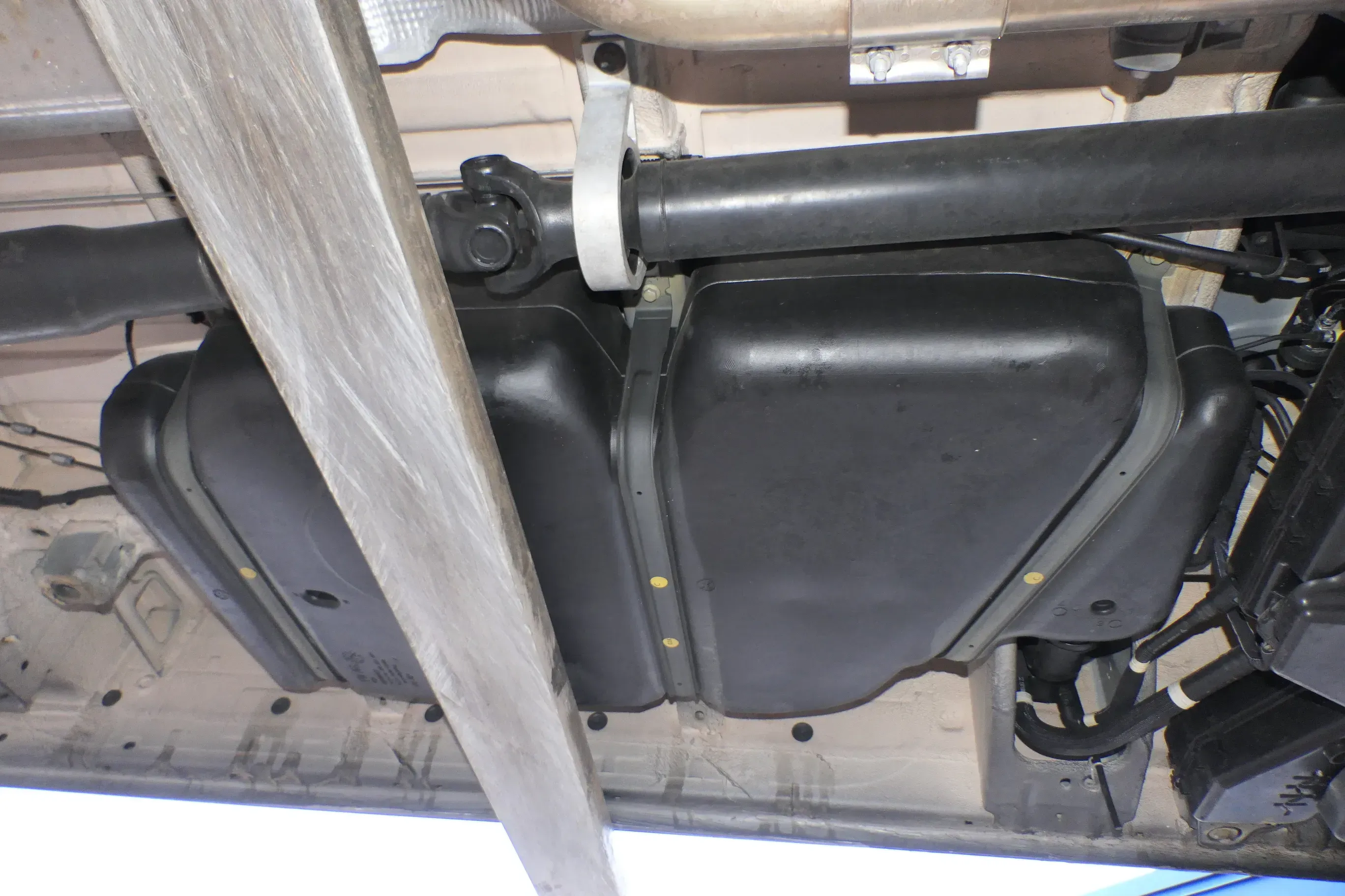 VW Crafter 7C MAN TGE Tank Kraftstofftank Kraftstoffbehälter 2N0201060E Allrad - Bild 1