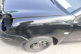 VW Polo 9N Kotflügel vorne links schwarz L041 bis ca.Bj.2004 - Rost - Bild 4