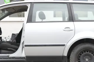 VW Passat 3B 3BG Kombi Variant Tür hinten links silber LA7W reflexsilber 157542 - Bild 1