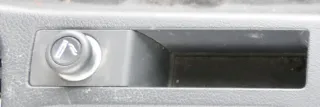 Audi A4 8E B6 B7 A3 8P Zigarettenanzünder vorne 8P0863284D schwarz - Bild 3