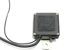 VW T4 Steuergerät Antenne Antennenweiche Weiche 701035577A Antennenverstärker - Bild 2