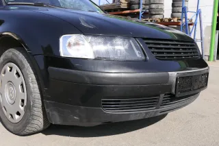 VW Passat 3B Stoßstange vorne Frontstoßstange Stoßfänger schwarz LC9Z Grill - Bild 3