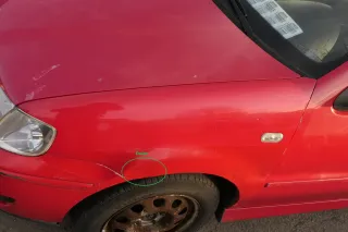 VW Polo 6N2 Kotflügel vorne links rot LP3G (bis auf den Schweller) - Bild 3