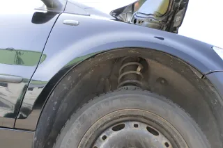 VW Fox 5Z Kotflügel vorne rechts schwarz L041 - Bild 2