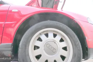 Audi A4 B5 (ab ca Ende1999 Facelift) Kotflügel vorne rechts rot LY3H - Bild 2