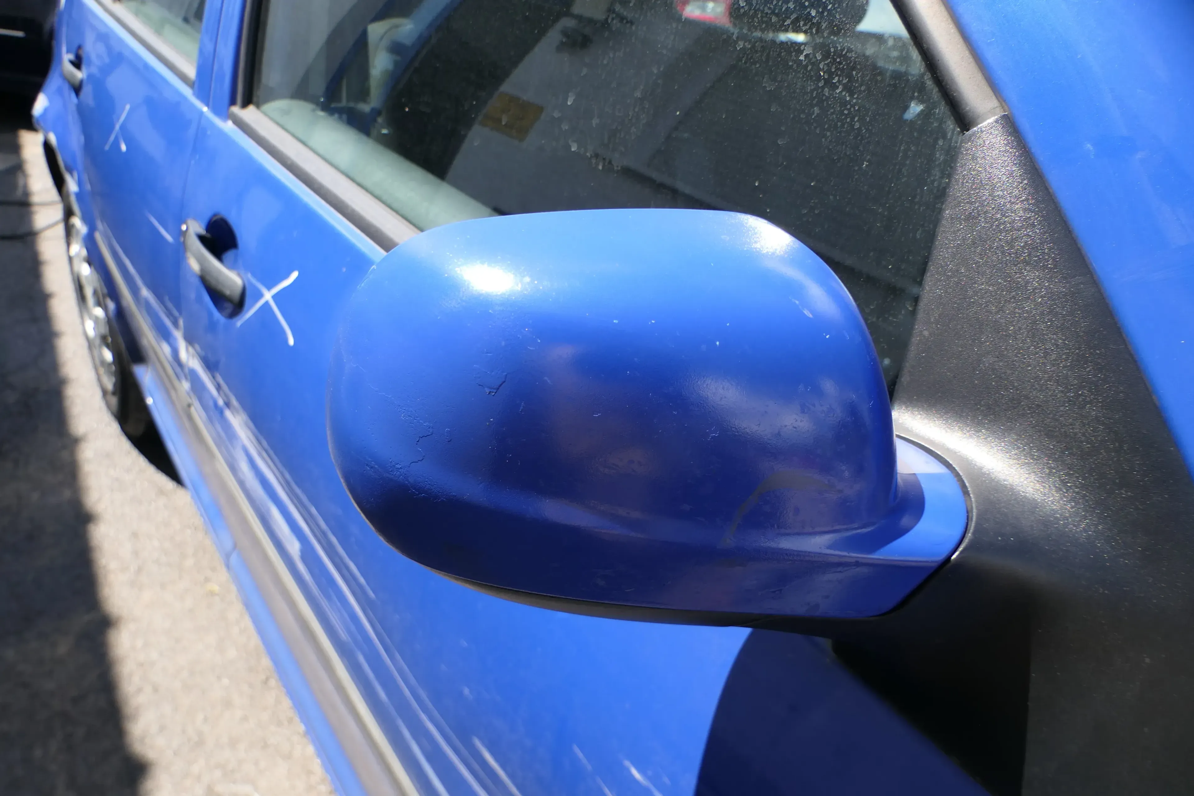 VW Golf 4 Bora manueller Spiegel vorne rechts Außenspiegel blau LW5Z Glas - Bild 1