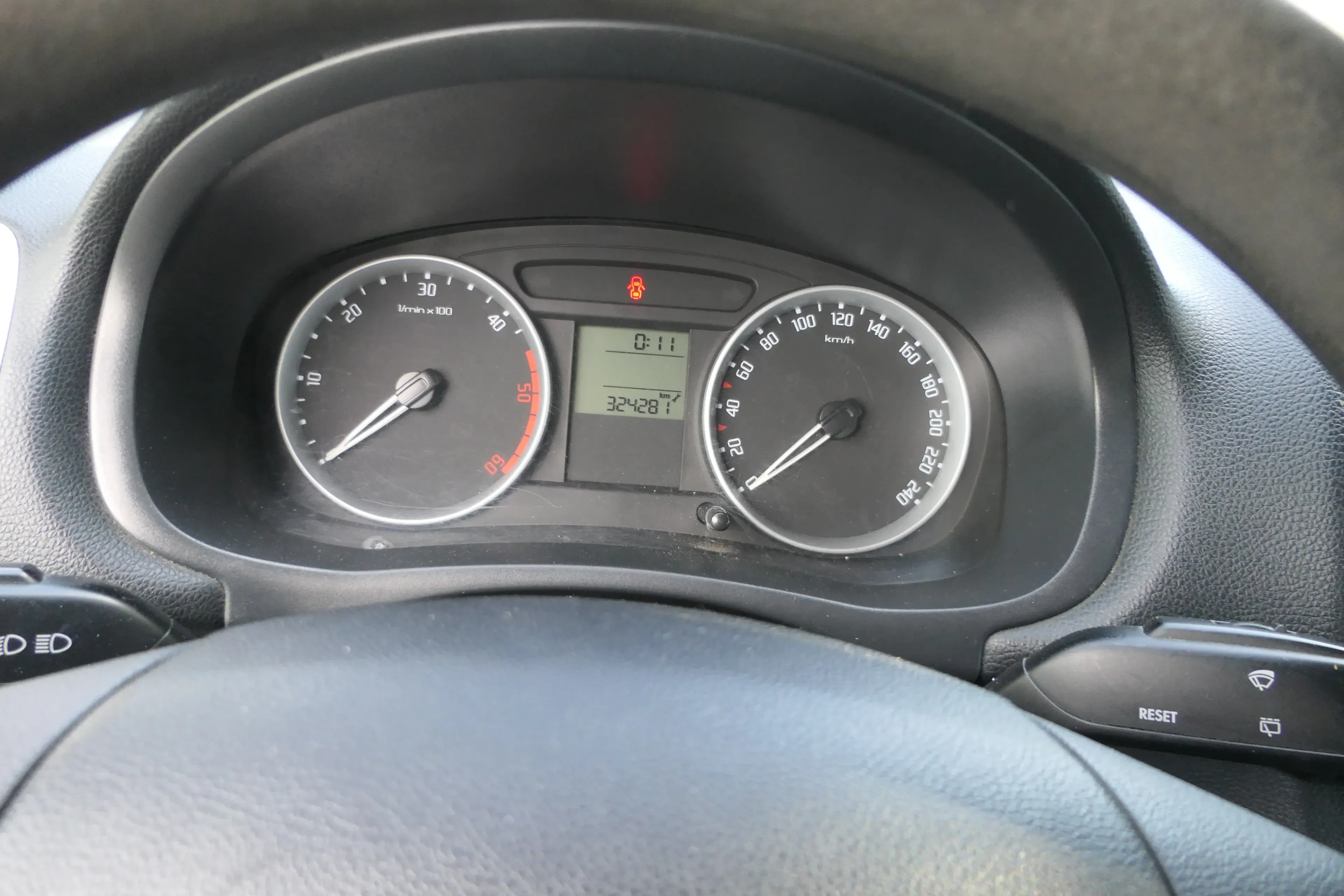 Skoda Fabia Roomster Tacho Tachometer Kombiinstrument 324.000km 5J0920811C TDI - Bild 1
