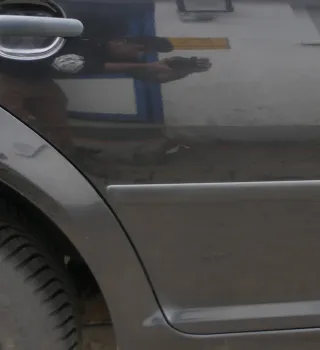 VW Golf 4 Bora Tür hinten rechts nur Kombi / Variant schwarz LC9Z -ohne Anbautei - Bild 4