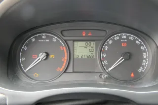 Skoda Fabia Roomster Tacho Tachometer Kombiinstrument 211.000km 5J0920801B Benzi - Bild 1