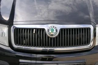 Skoda Fabia 6Y Motorhaube Klappe vorne schwarz LF9R mit Grill vorn - Bild 8