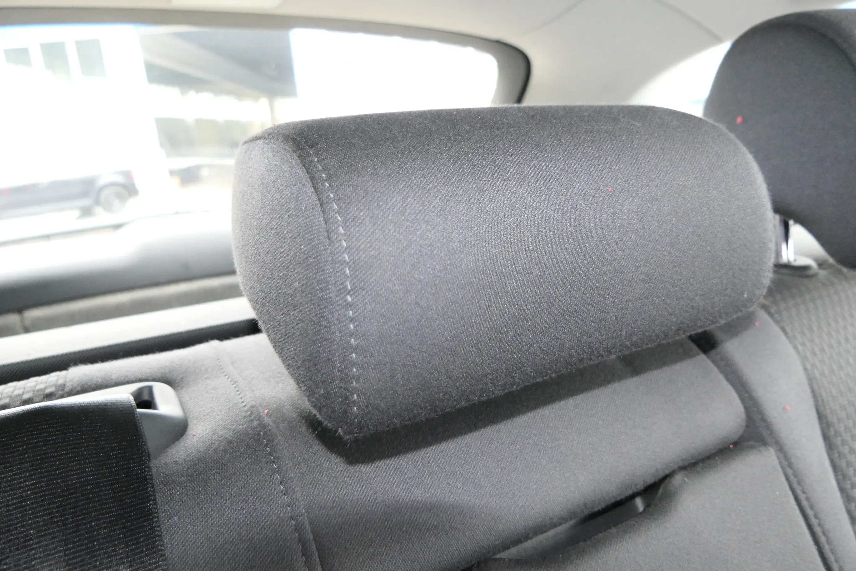 Audi A6 4F C6 Kopfstütze hinten in der Mitte Kopfstützen Meridian - Bild 1