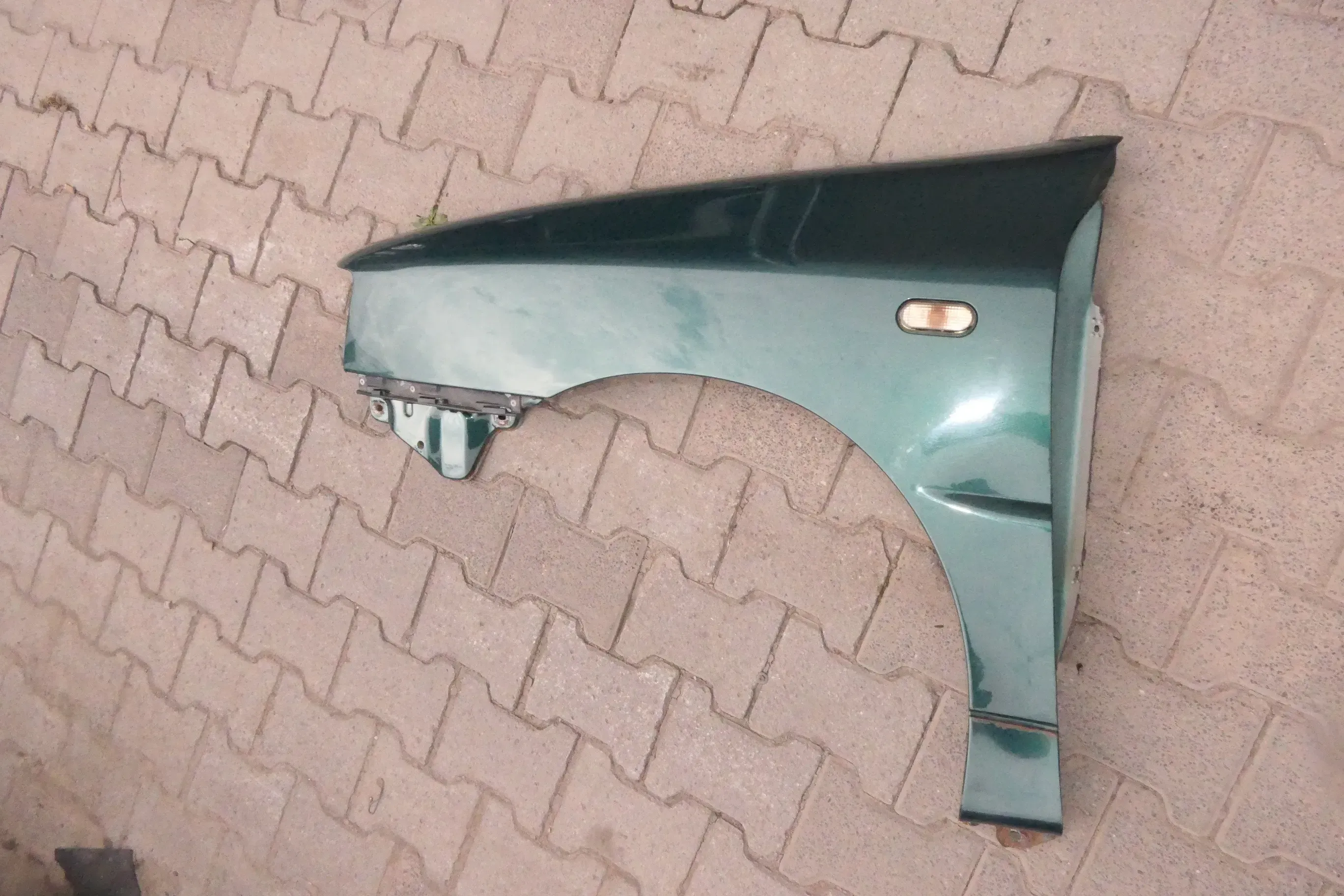 Seat Toledo 1L Kotflügel vorne links grün LS6T - Bild 1