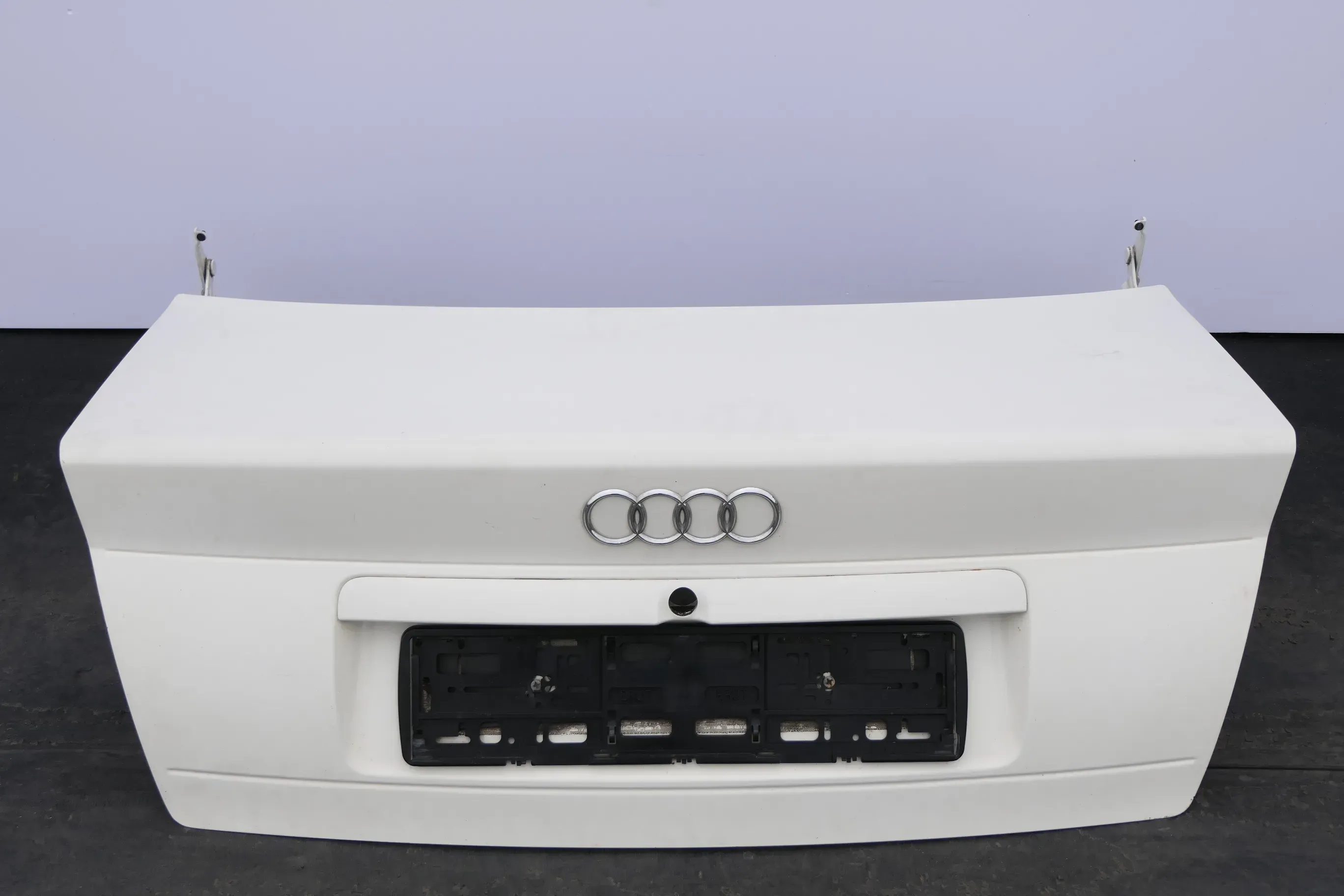 Audi A4 B5 Heckklappe hinten Klappe Kofferraumklappe Limousine weiß LY9G - Bild 1