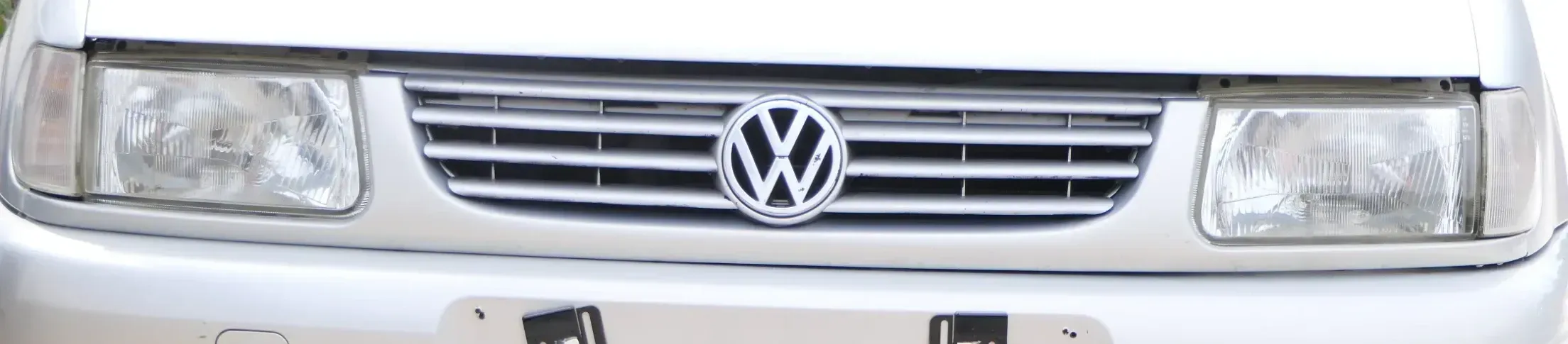 VW Polo 6N Kühlergrill Grillleiste vorne + Leiste Grill silber LB7Z - Bild 1