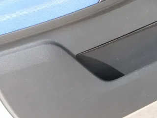 1x Skoda Fabia 5J Türverkleidung Verkleidung Tür vorne links Griff Öffner blau - Bild 5