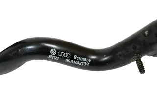 VW Golf 4 Audi TT 8N Entlüftungsrohr Schlauch Rohr Luftschlauch AGU 06A103213M - Bild 5