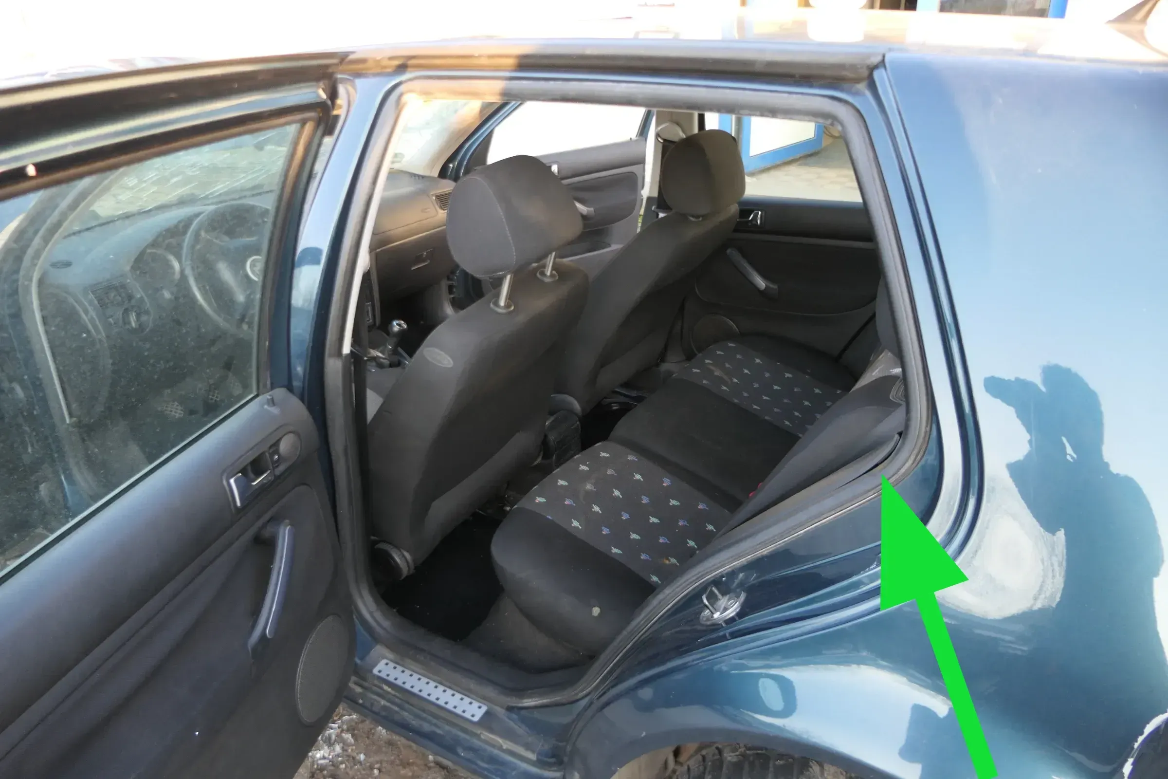 Golf 4 Limousine Türdichtung Dichtung Tür hinten links Türgummi - Bild 1