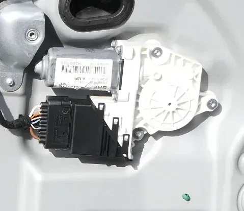 Seat Altea 5P elektrischer Fensterheber Motor hinten links 1K0959703E L03 - Bild 1