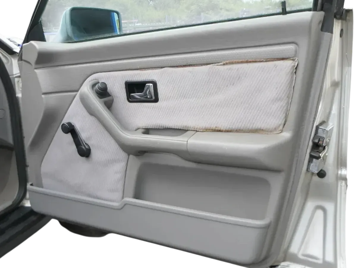 Audi 80 Türverkleidung Verkleidung Tür vorne rechts Griff Öffner Türgriff grau - Bild 1
