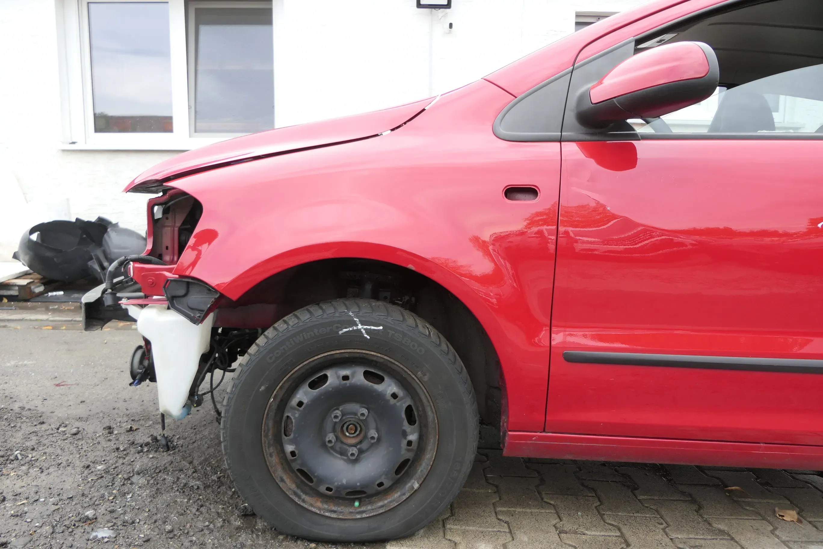 VW Fox Kotflügel vorne links rot LY3D - Bild 1