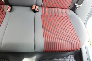 VW Polo 9N 9N3 Sitz Rückbank Sitzfläche Sitze 3 Punkt Gurt hinten rot Kopfstütze - Bild 4