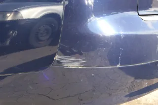 Audi A4 8E B6 Limousine Stoßstange hinten mit Spoiler blau LZ5J - Bild 4