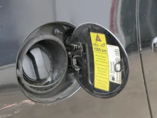 VW Sharan 7M Alhambra Tankdeckel Deckel Tank Tankverschluß schwarz Facelift - Bild 2