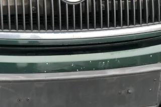 Skoda Fabia 6Y Stoßstange Stoßfänger vorne silber grün LF8C 2000-2004 - Bild 5
