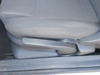 VW Fox Sitz Fahrersitz vorne links OHNEAirbag höhenverstellbar - Bild 6