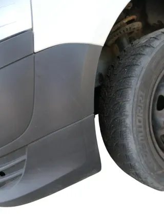 VW Fox 5Z Stoßstange vorne Stoßfänger schwarz mit Grill - Bild 8