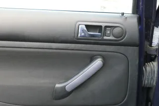 Golf 4 Bora Mittelkonsole Verkleidung um Radio 1j1858069G Dekor grau Türgriff - Bild 9