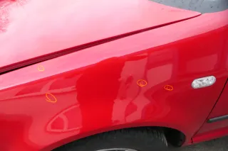 VW Golf 4 1J Kotflügel vorne links rot LY3D - kleine Hageldellen - Bild 3