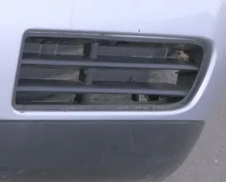 1x VW Golf 4 nur Gitter Abdeckung in Stoßstange vorne links vorn - Bild 1
