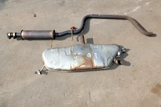 VW Golf 5 V Auspuff Endschalldämpfer hinten 1,4 BUD Motor 59kw 80PS Mittelscha - Bild 1