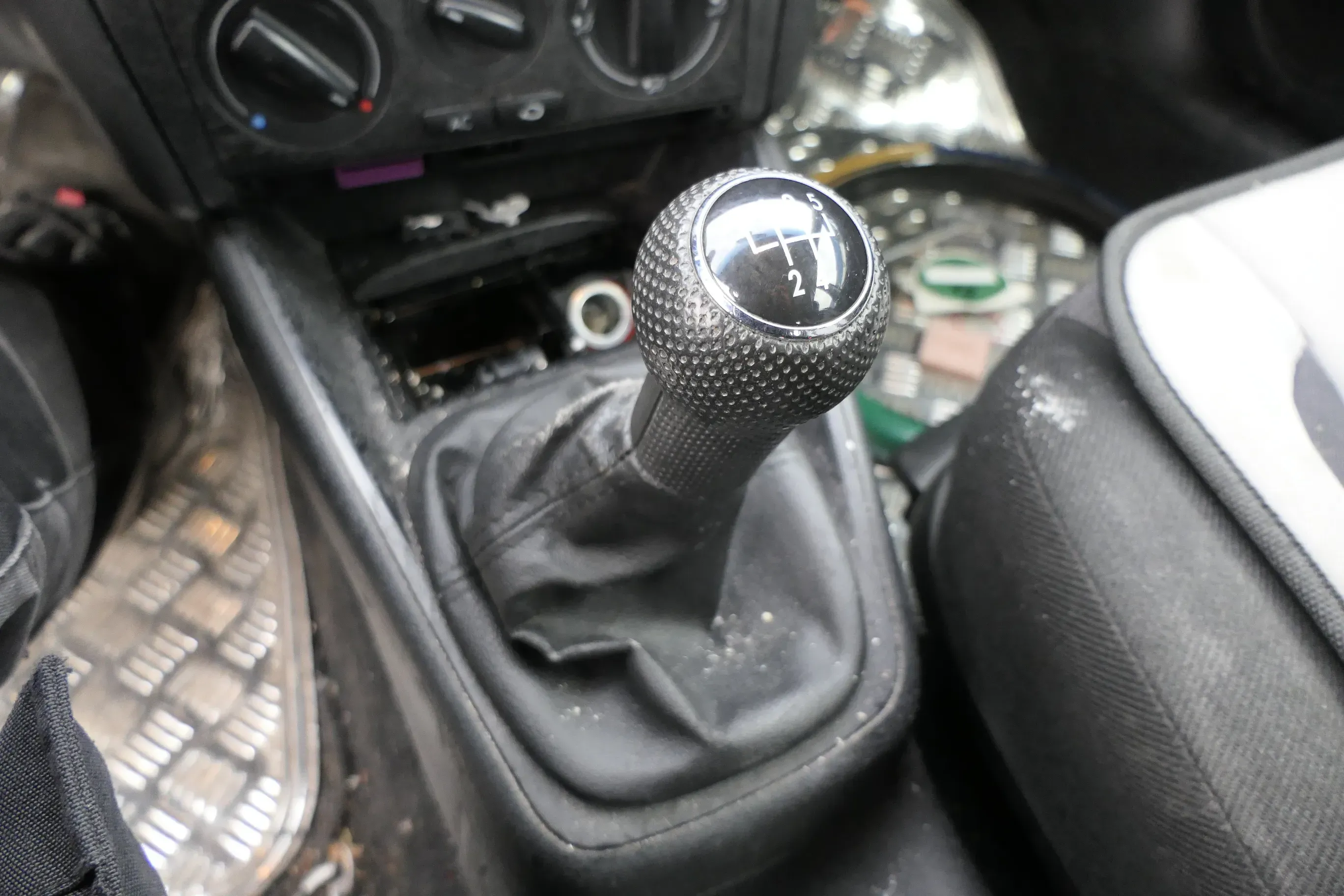 VW Golf 4 Bora Schaltknauf Schaltsack Schaltknüppel schwarz Benziner 5-Gang - Bild 1