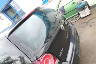 VW Polo 9N3 9N Heckklappe Kofferraumklappe Klappe schwarz LC9Z - Scheibe - Bild 4