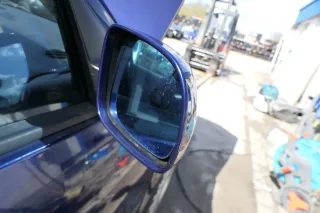 VW Golf 4 Bora elektrischer Spiegel vorne rechts Außenspiegel blau LB5N Glas - Bild 3