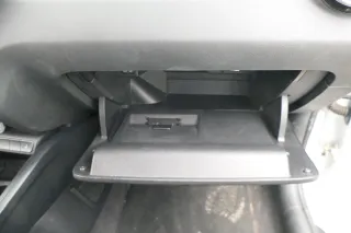 Audi A1 1X Handschuhfach Griff für Handschuhfachdeckel Deckel Klappe schwarz - Bild 2