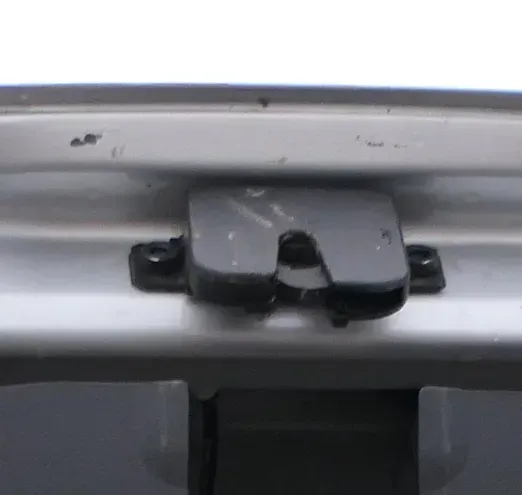 VW Passat 3BG Kombi Heckschloß Schloß unten an Heckklappe 3B9827505E Fanghaken - Bild 1