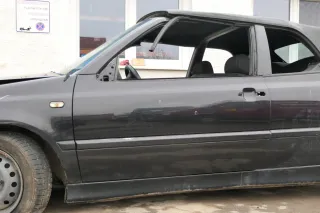 VW Golf 3 4 1E Cabrio Tür vorne links Fahrertür schwarz LC9Z - ohne Anbauteile - Bild 1