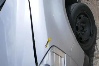 VW Fox Kotflügel vorne links silber LA7W - Bild 4